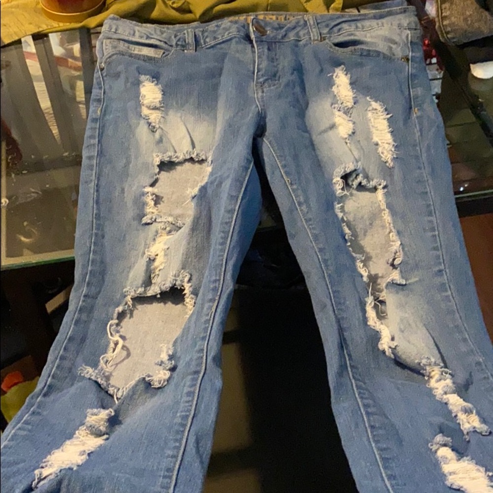 Gently used ripped skinny jeans